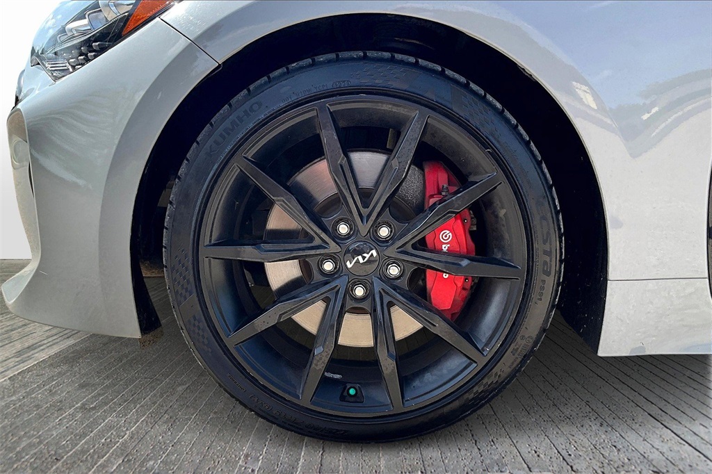Vehicle image 9 of 36