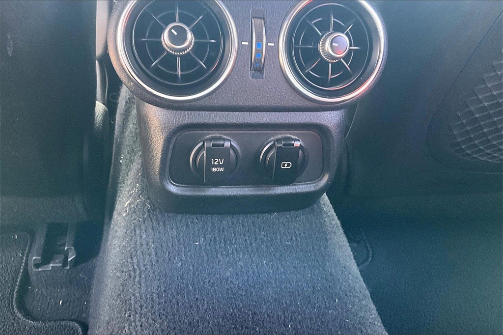 Vehicle image 25 of 36