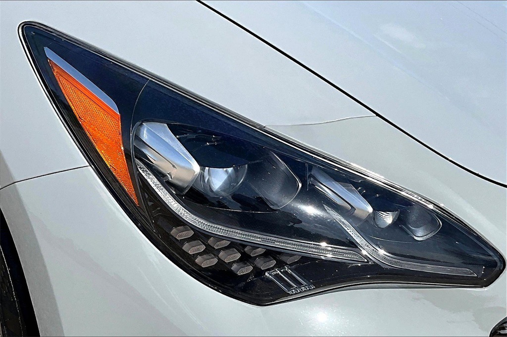 Vehicle image 23 of 36