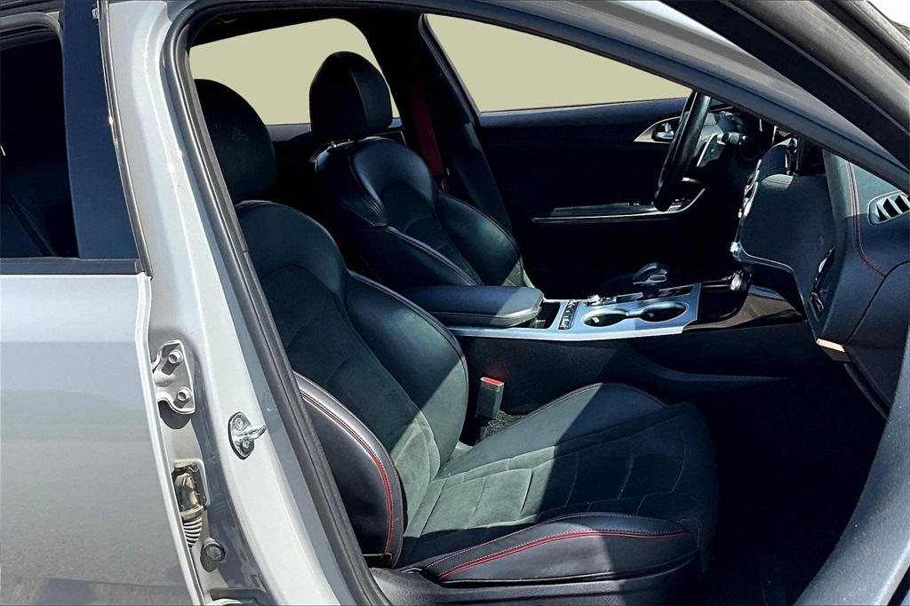 Vehicle image 11 of 36
