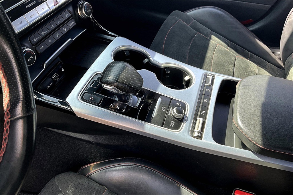Vehicle image 21 of 36