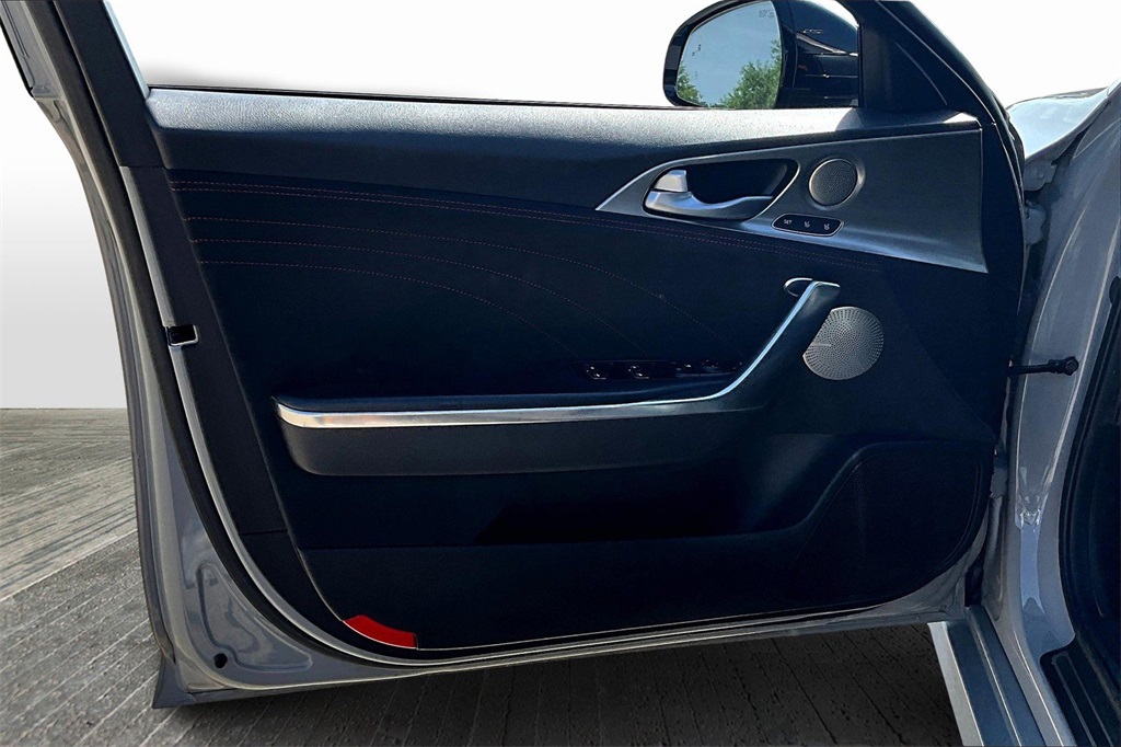 Vehicle image 34 of 36