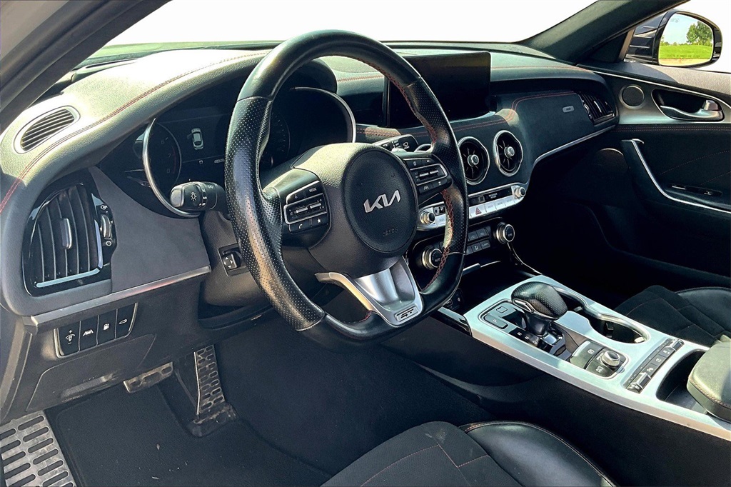 Vehicle image 15 of 36