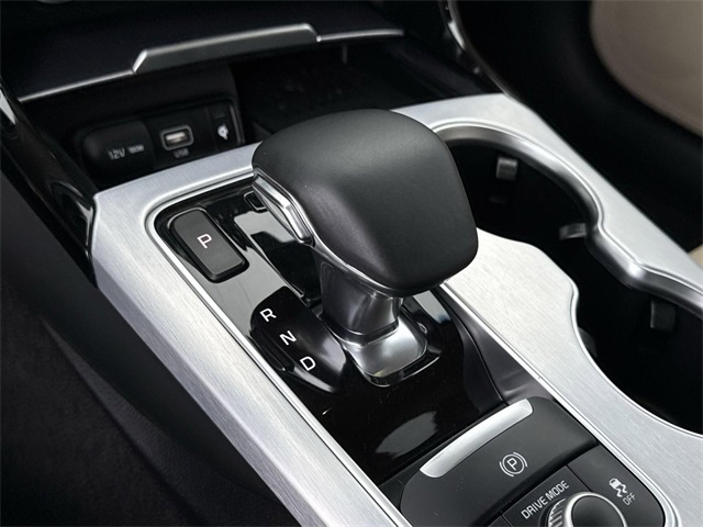 Vehicle image 13 of 29