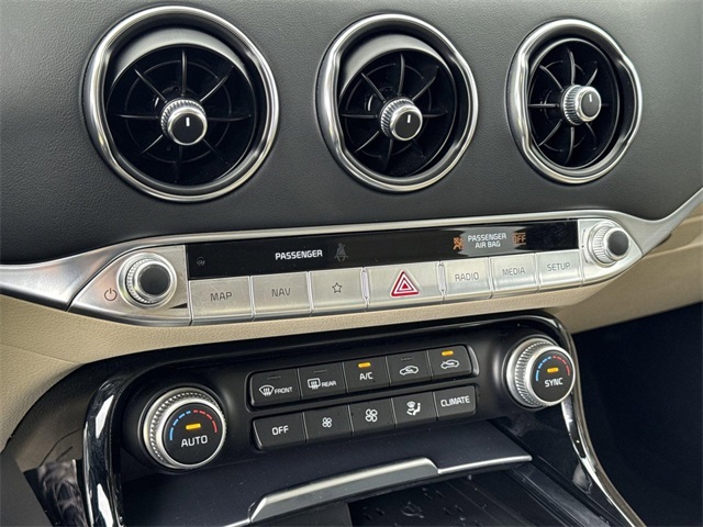 Vehicle image 21 of 29