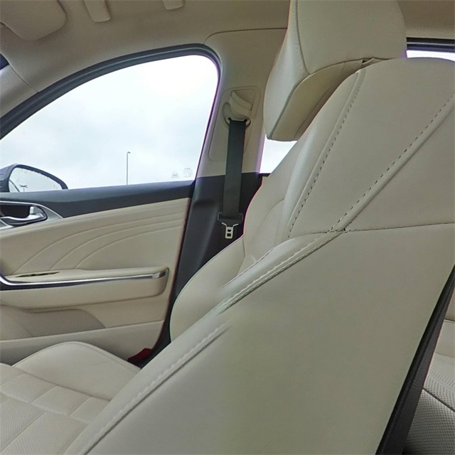 Vehicle image 27 of 29