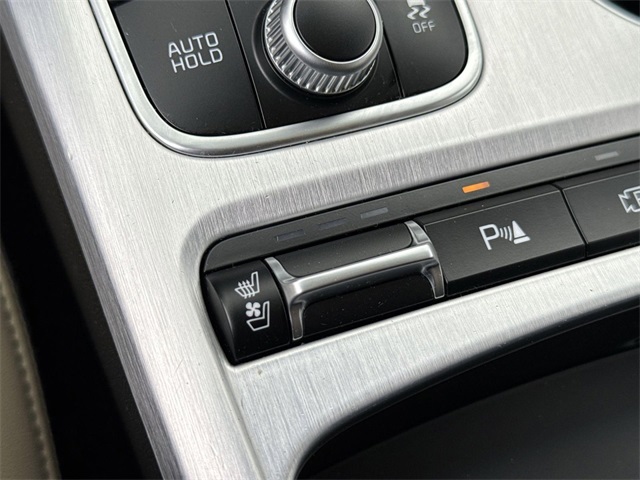 Vehicle image 22 of 29
