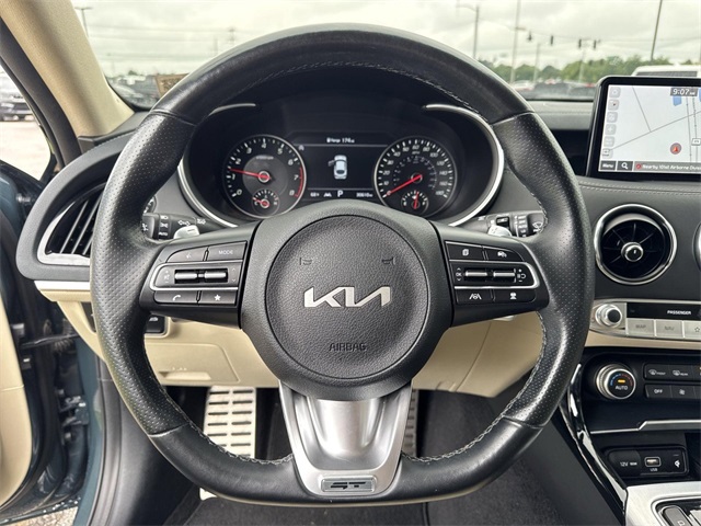 Vehicle image 17 of 29