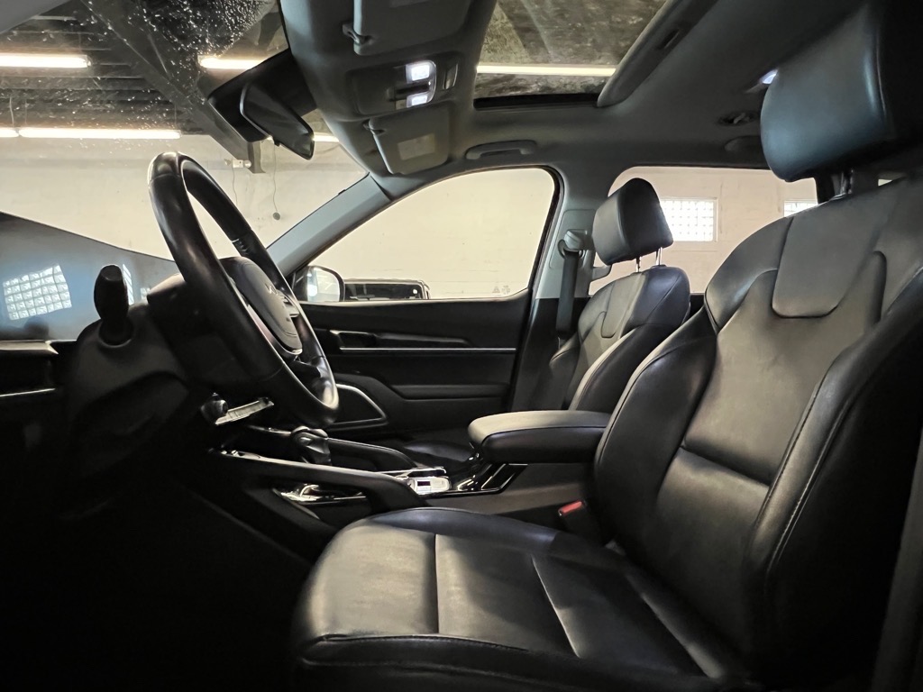 Vehicle image 12 of 26