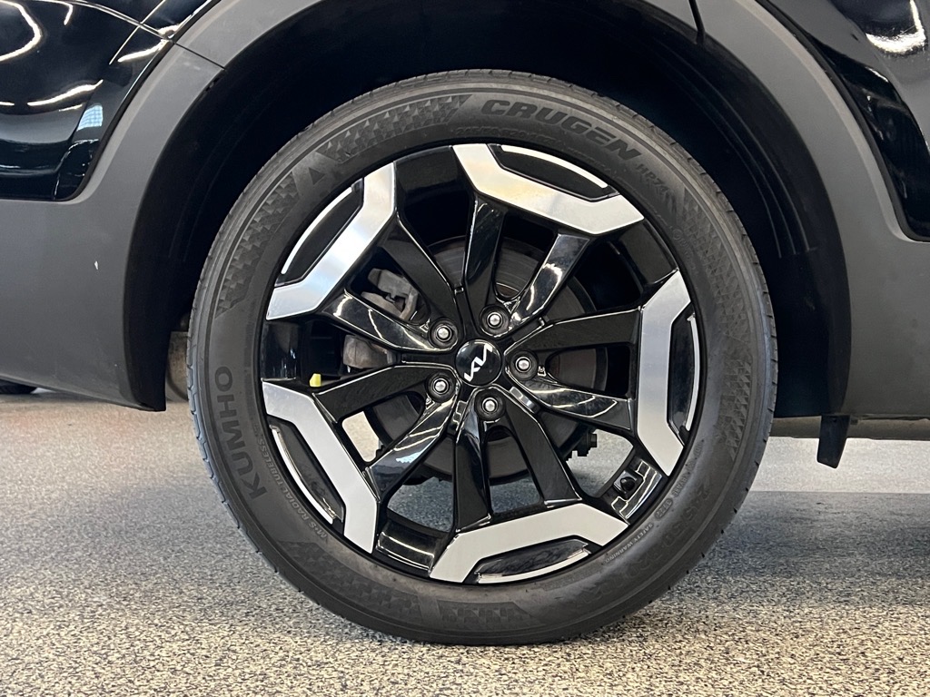 Vehicle image 5 of 26