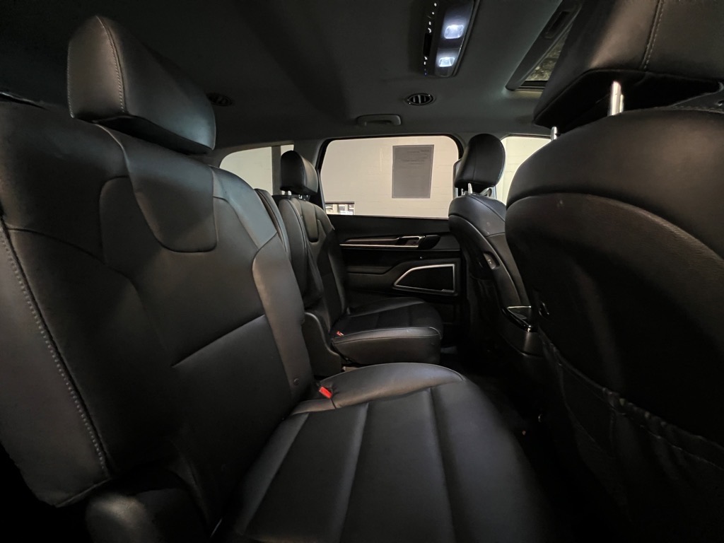 Vehicle image 9 of 26