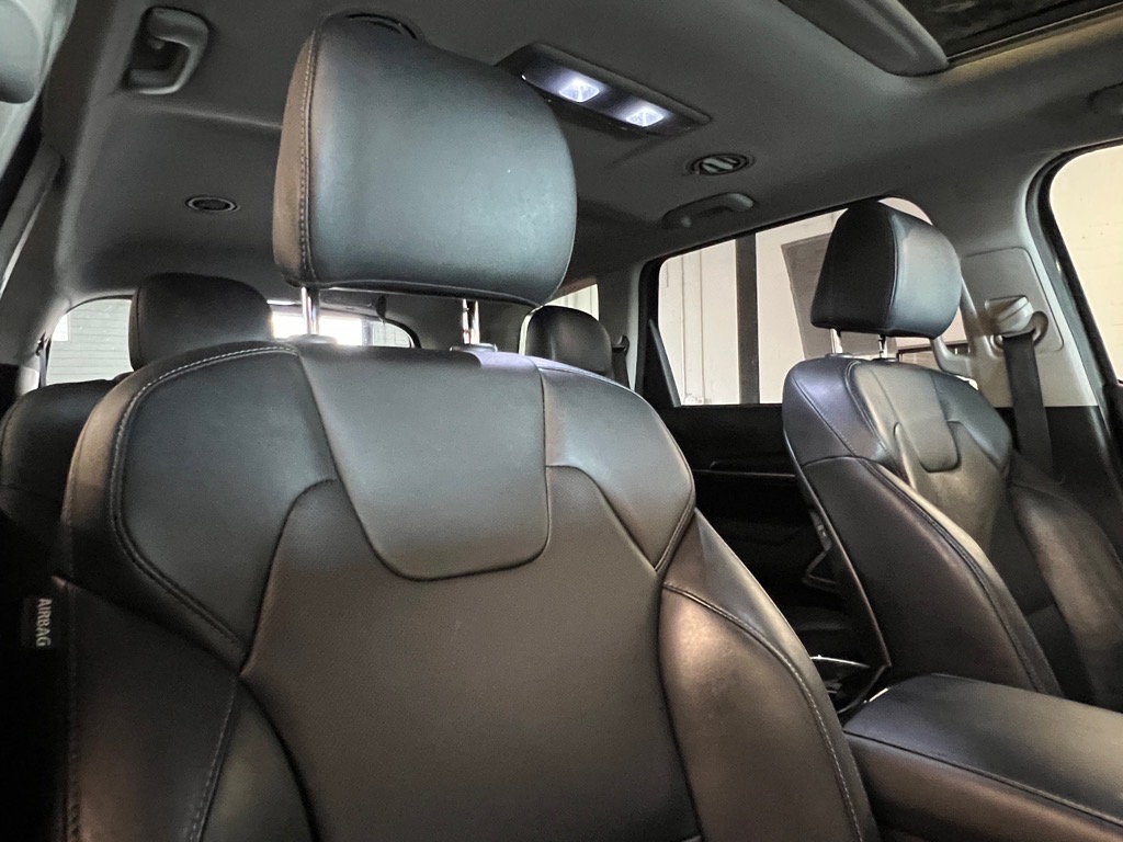 Vehicle image 11 of 26