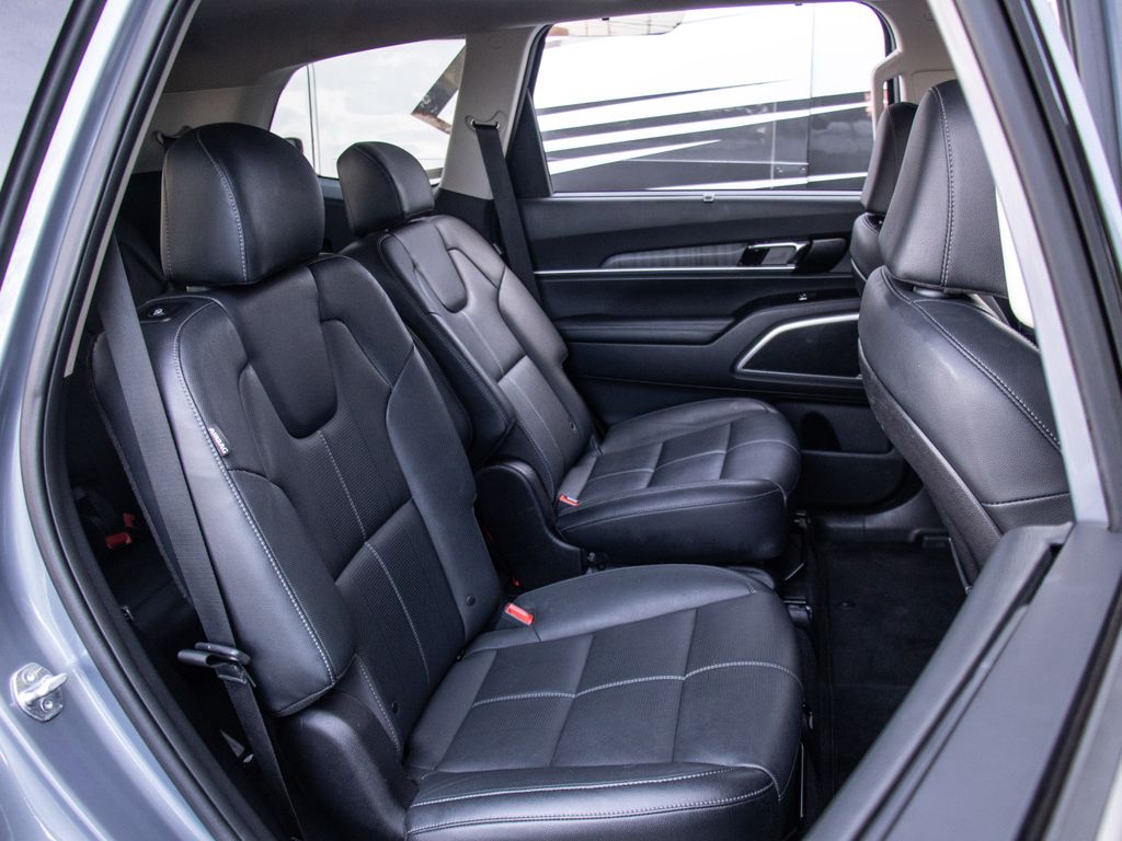 2023 Kia Telluride EX Image 13 of 26