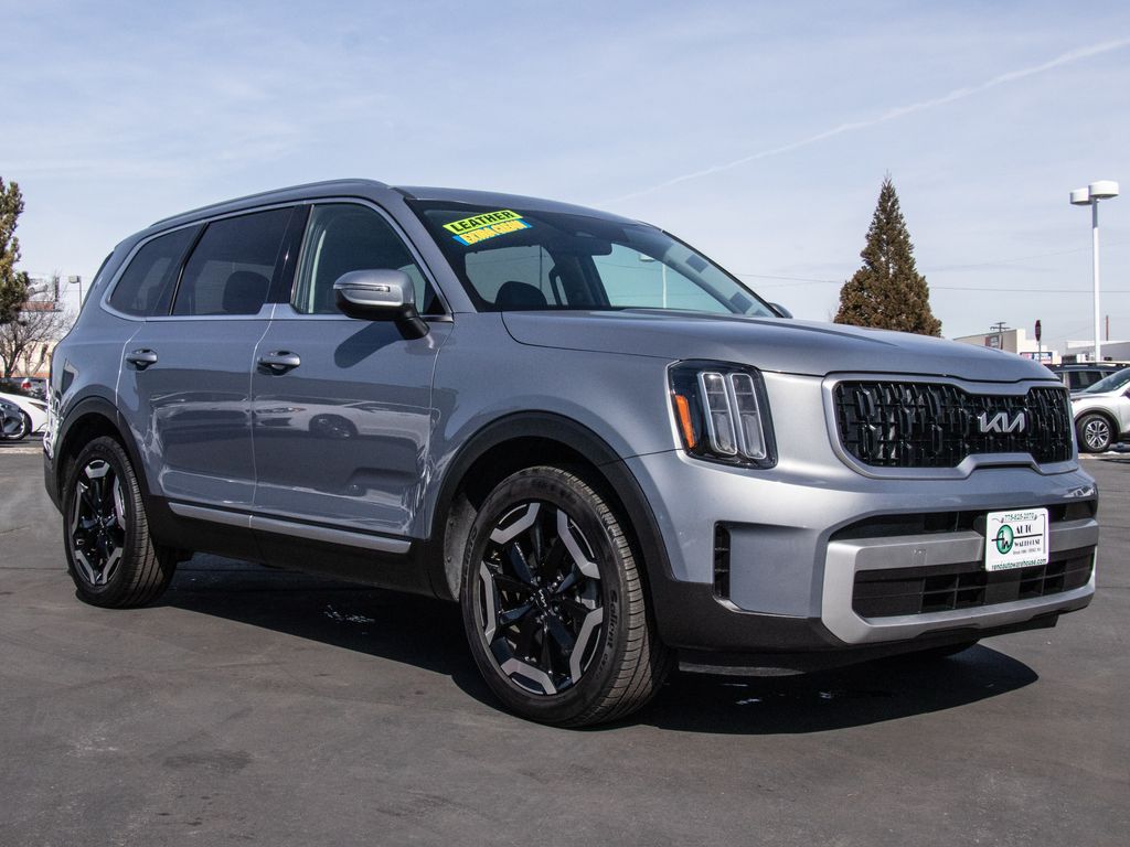 2023 Kia Telluride EX Image 3 of 26