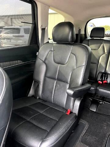 Vehicle image 25 of 34