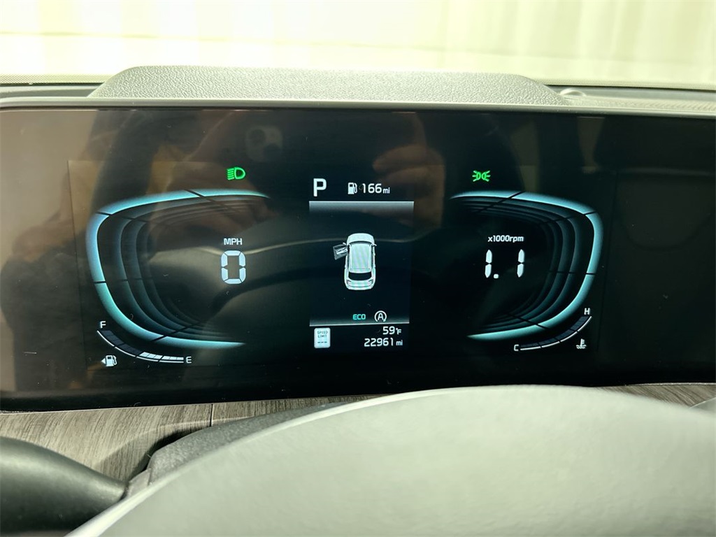 Vehicle image 13 of 26