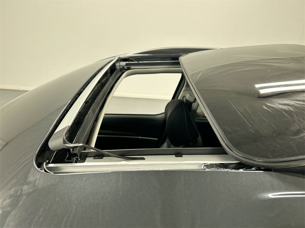 Vehicle image 20 of 26