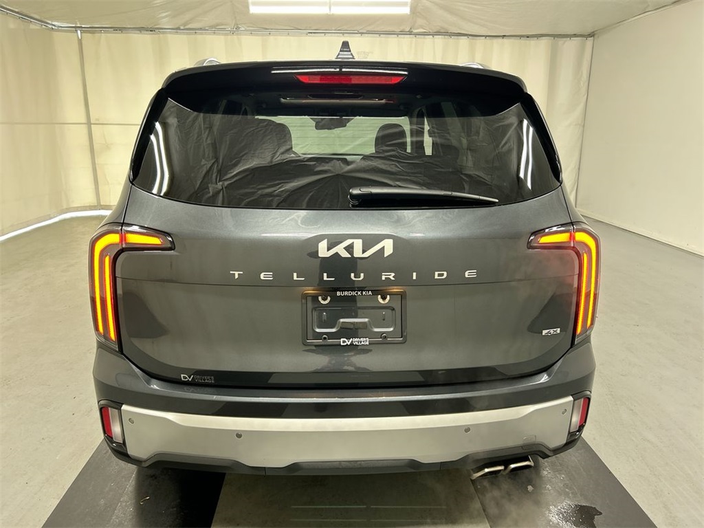 Vehicle image 23 of 26