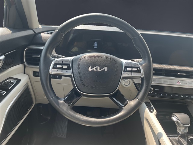 Vehicle image 12 of 15