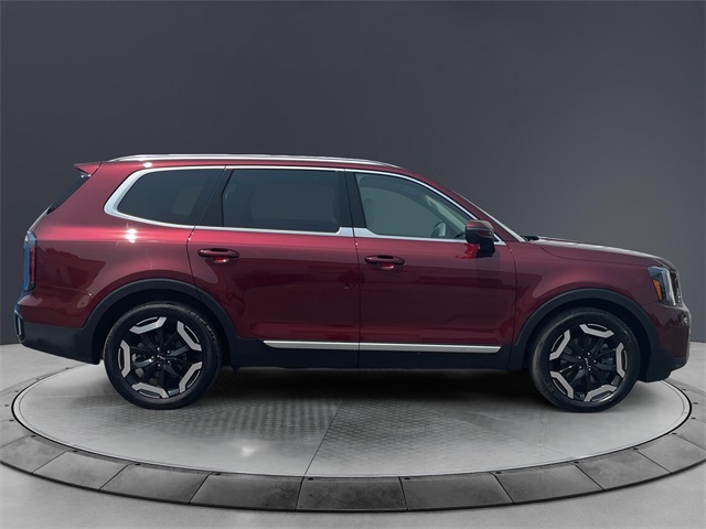 Vehicle image 4 of 15