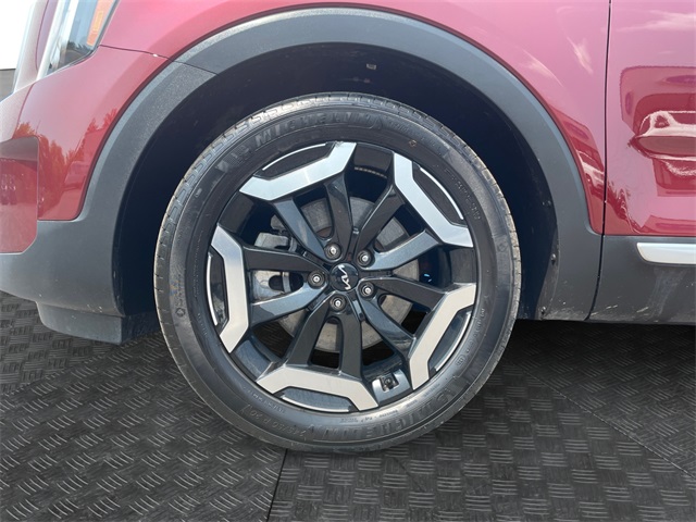 Vehicle image 14 of 15