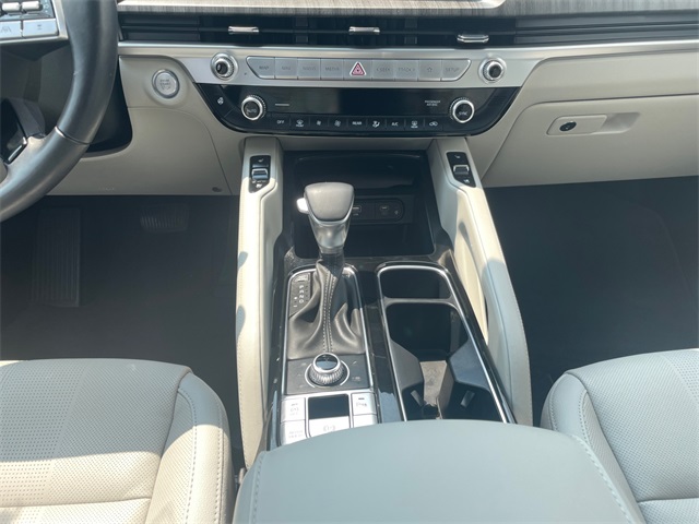 Vehicle image 11 of 15