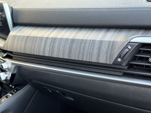Vehicle image 15 of 44