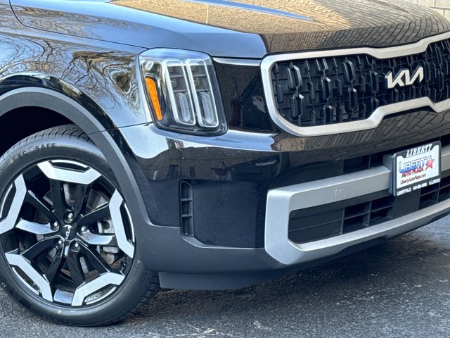 Vehicle image 9 of 44