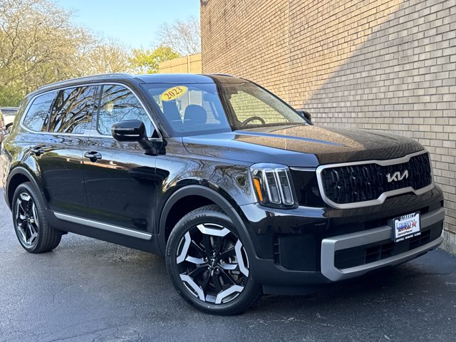 Vehicle image 5 of 44