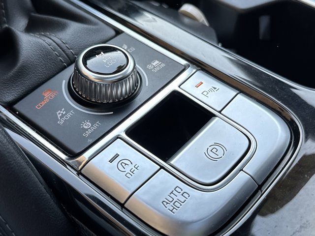 Vehicle image 37 of 44