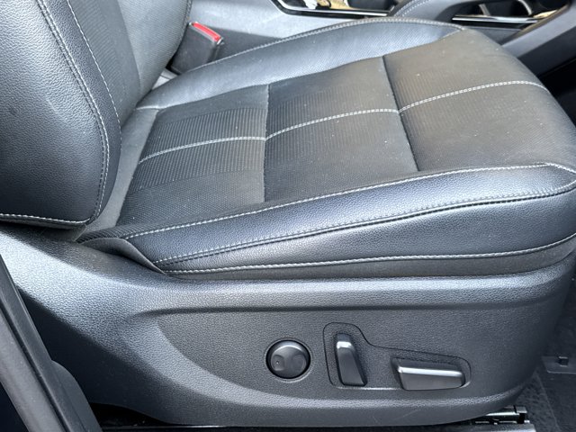 Vehicle image 18 of 44
