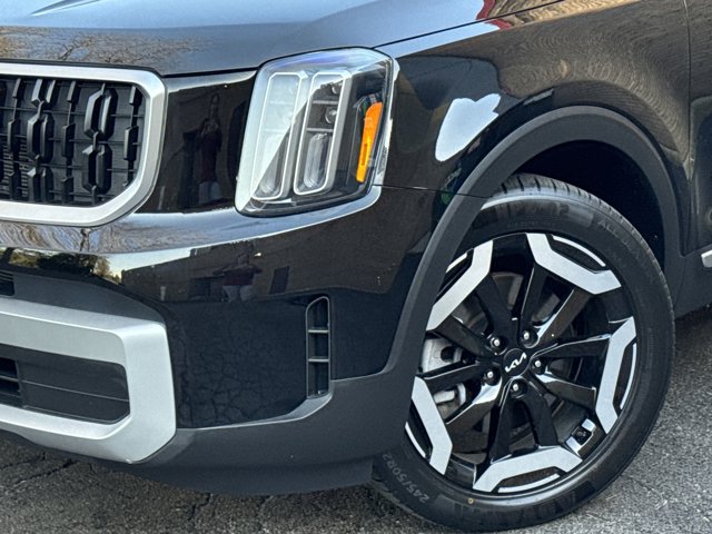 Vehicle image 43 of 44