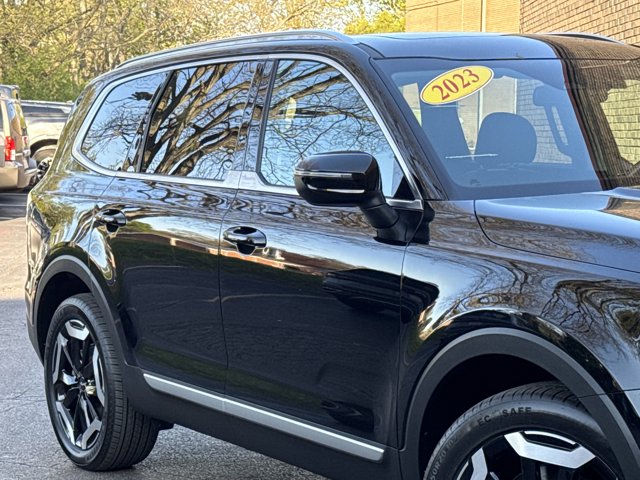 Vehicle image 10 of 44