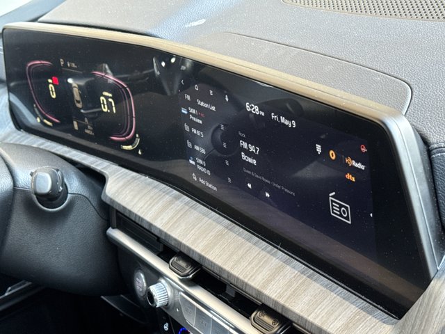 Vehicle image 17 of 44
