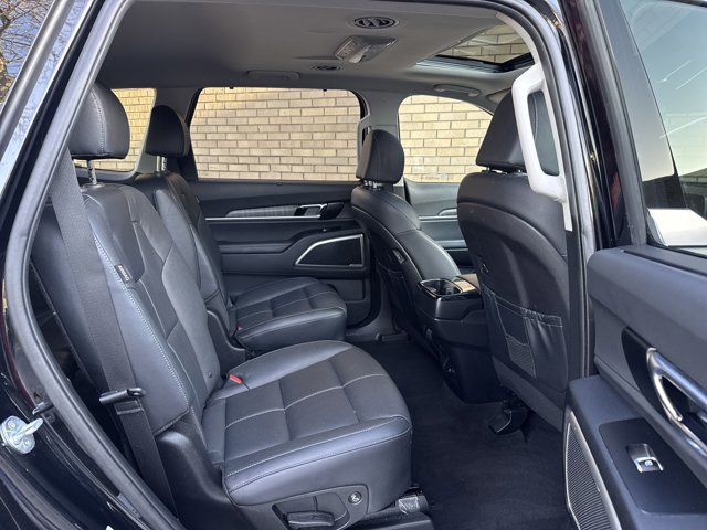 Vehicle image 21 of 44