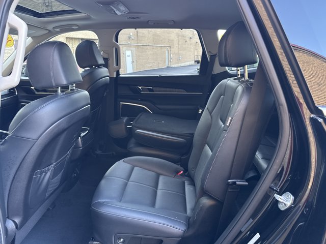Vehicle image 29 of 44