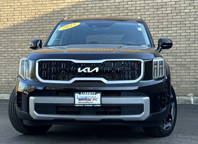 Vehicle image 3 of 44