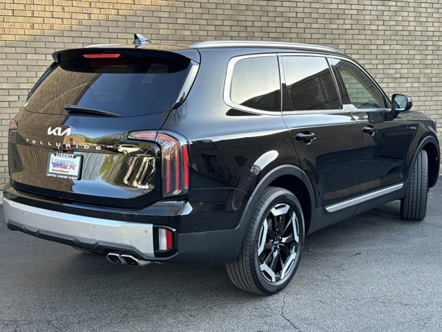 Vehicle image 8 of 44