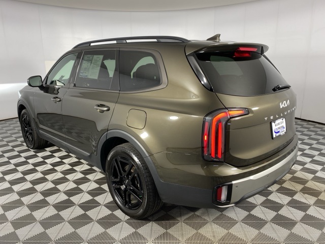 Vehicle image 7 of 33