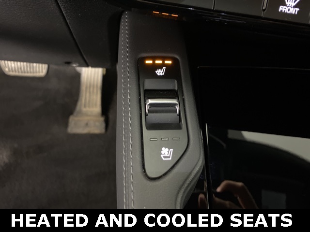 Vehicle image 14 of 33