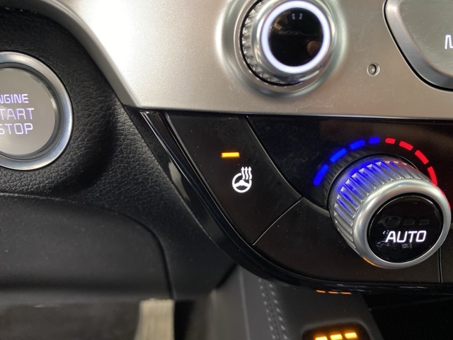 Vehicle image 23 of 33