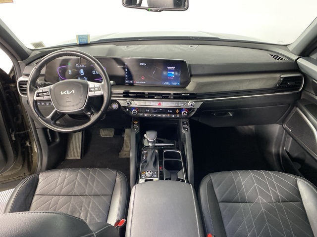 Vehicle image 9 of 33