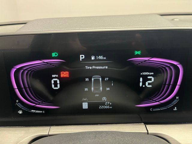 Vehicle image 15 of 30