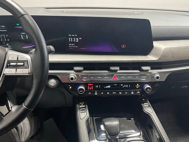 Vehicle image 17 of 30