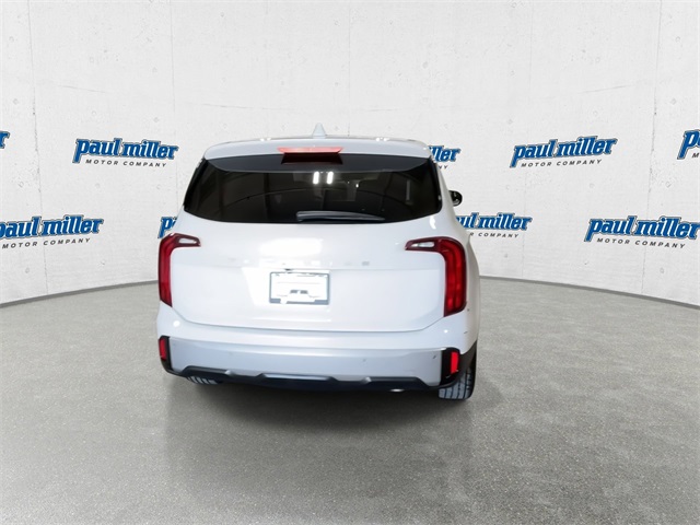 Vehicle image 7 of 29