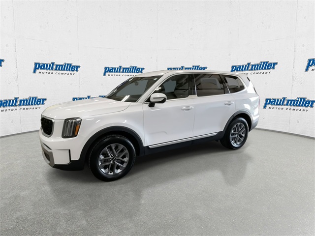 Vehicle image 2 of 29