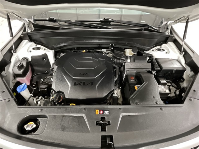 Vehicle image 17 of 29