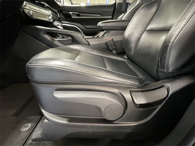 Vehicle image 14 of 29