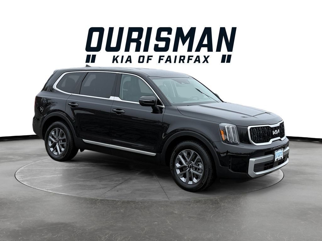 2023 Kia Telluride LX Image 3 of 31