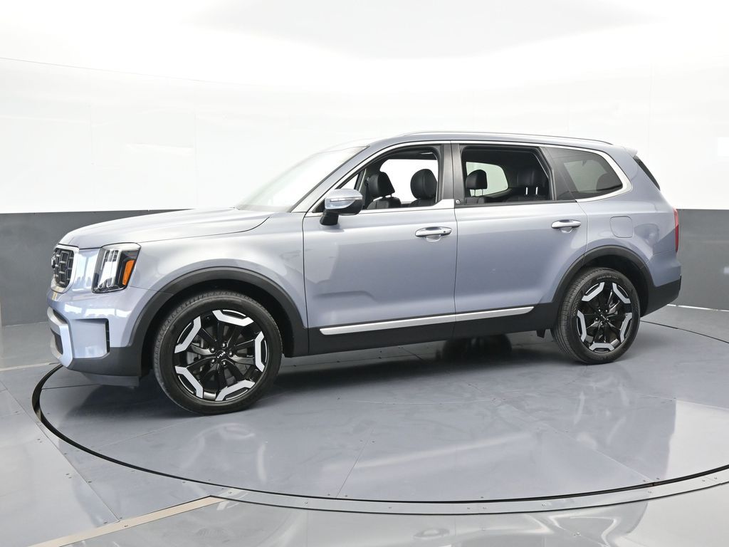 Vehicle image 8 of 68